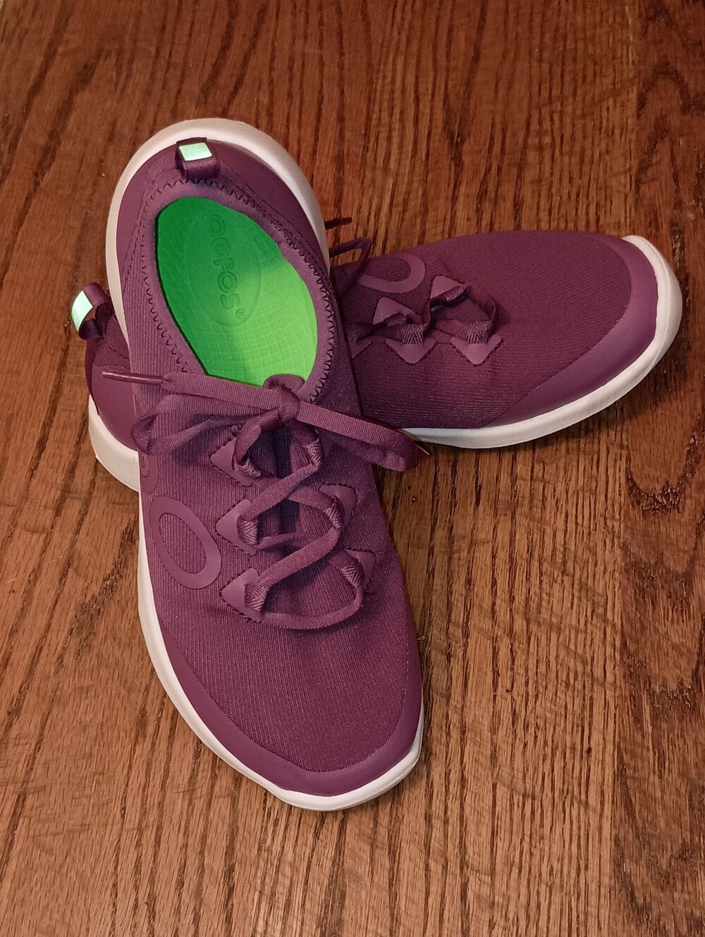 OOFOS OOMG LS Low Sneakers Women's Size 8.5 Plum